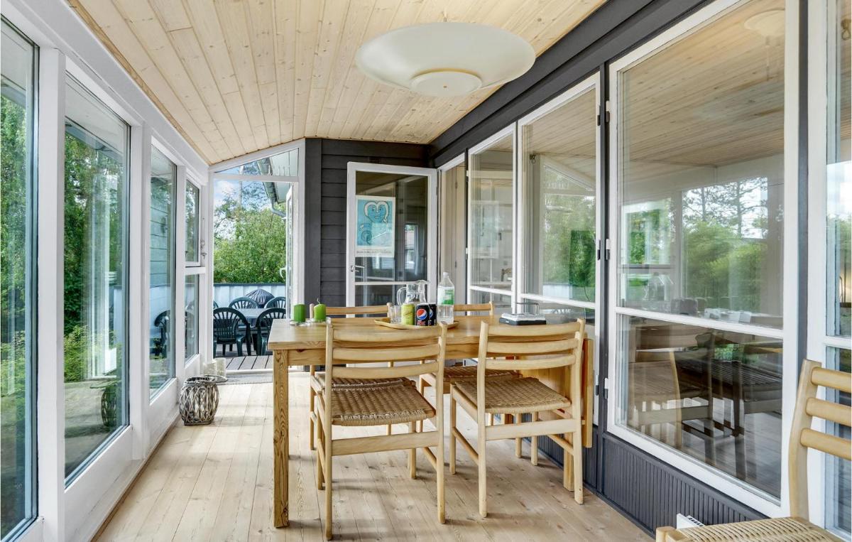 Stunning Home In Hadsund With Kitchen - Housity