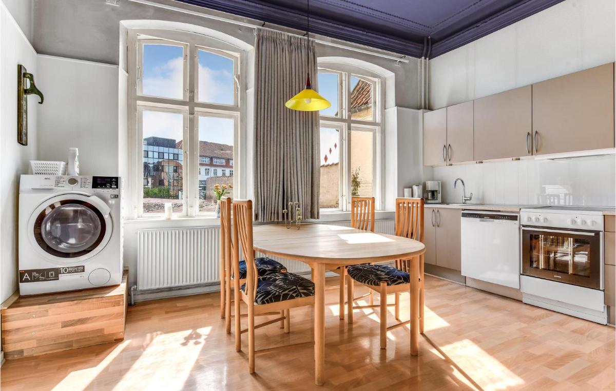 Beautiful Apartment In Aabenraa - Housity