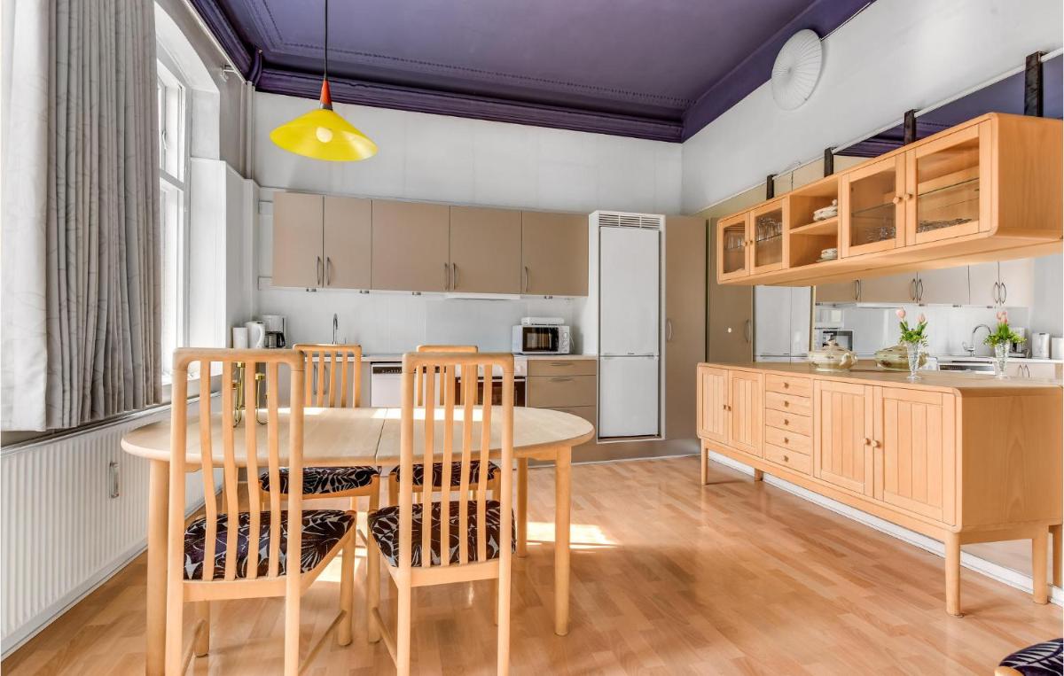 Beautiful Apartment In Aabenraa - Housity