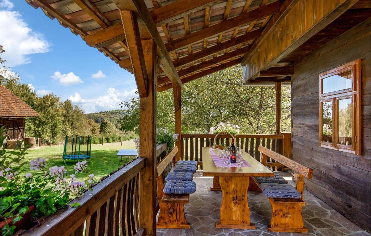 Three-Bedroom Holiday Home In Ribnik - Housity