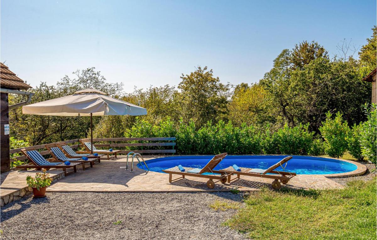 Three-Bedroom Holiday Home In Ribnik - Housity