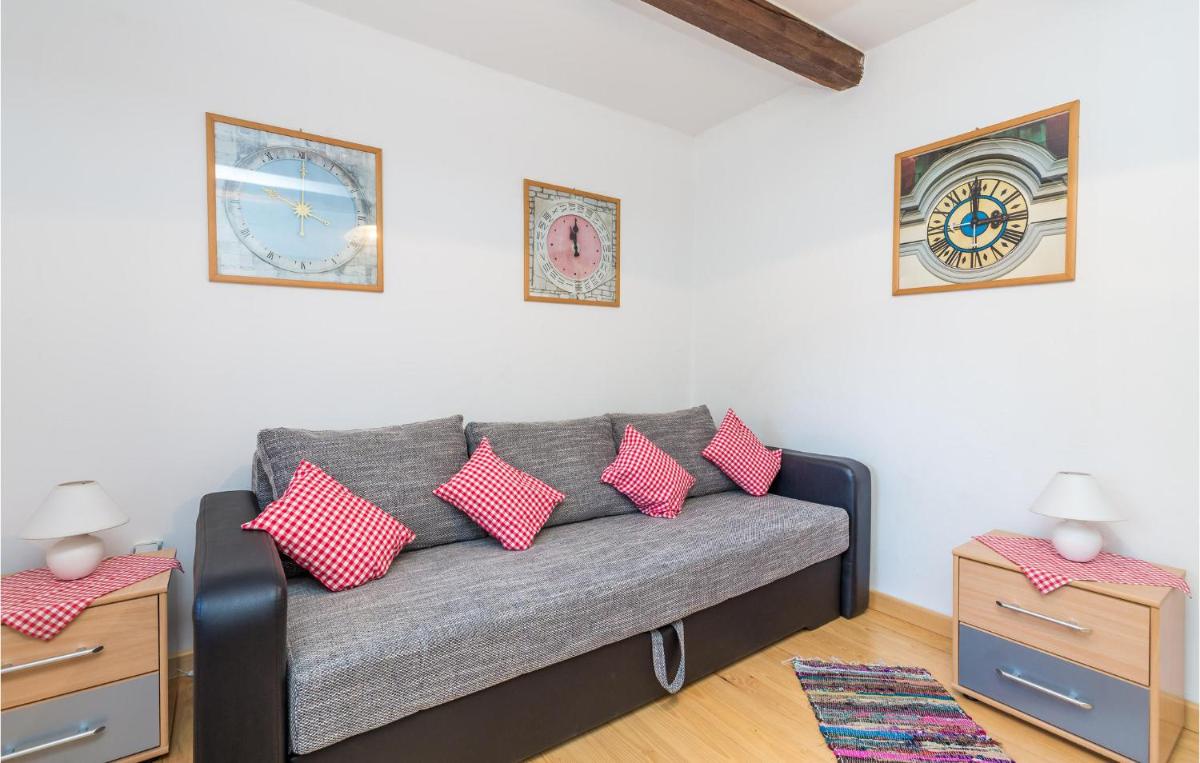 Three-Bedroom Holiday Home In Ribnik - Housity