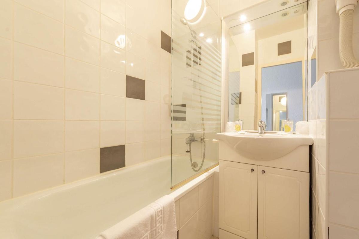 Brit Hotel Confort Castres - Housity