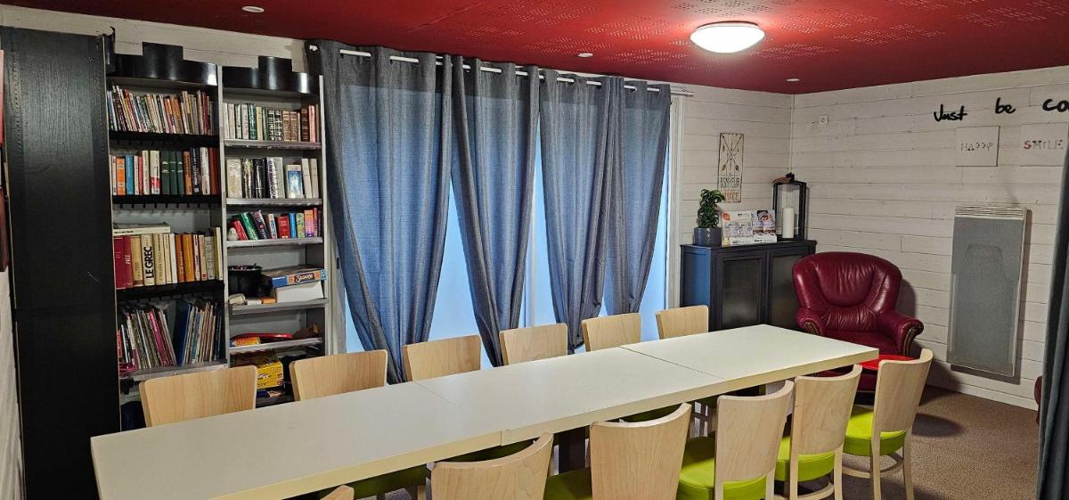 Brit Hotel Essentiel Albi Parc des Expos - Housity