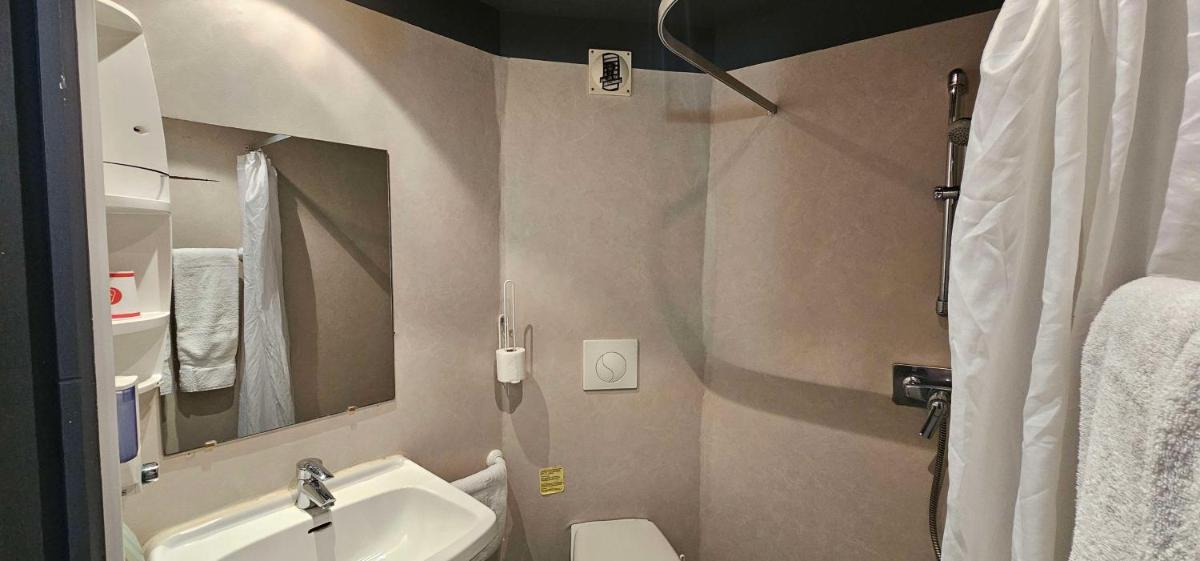 Brit Hotel Essentiel Albi Parc des Expos - Housity