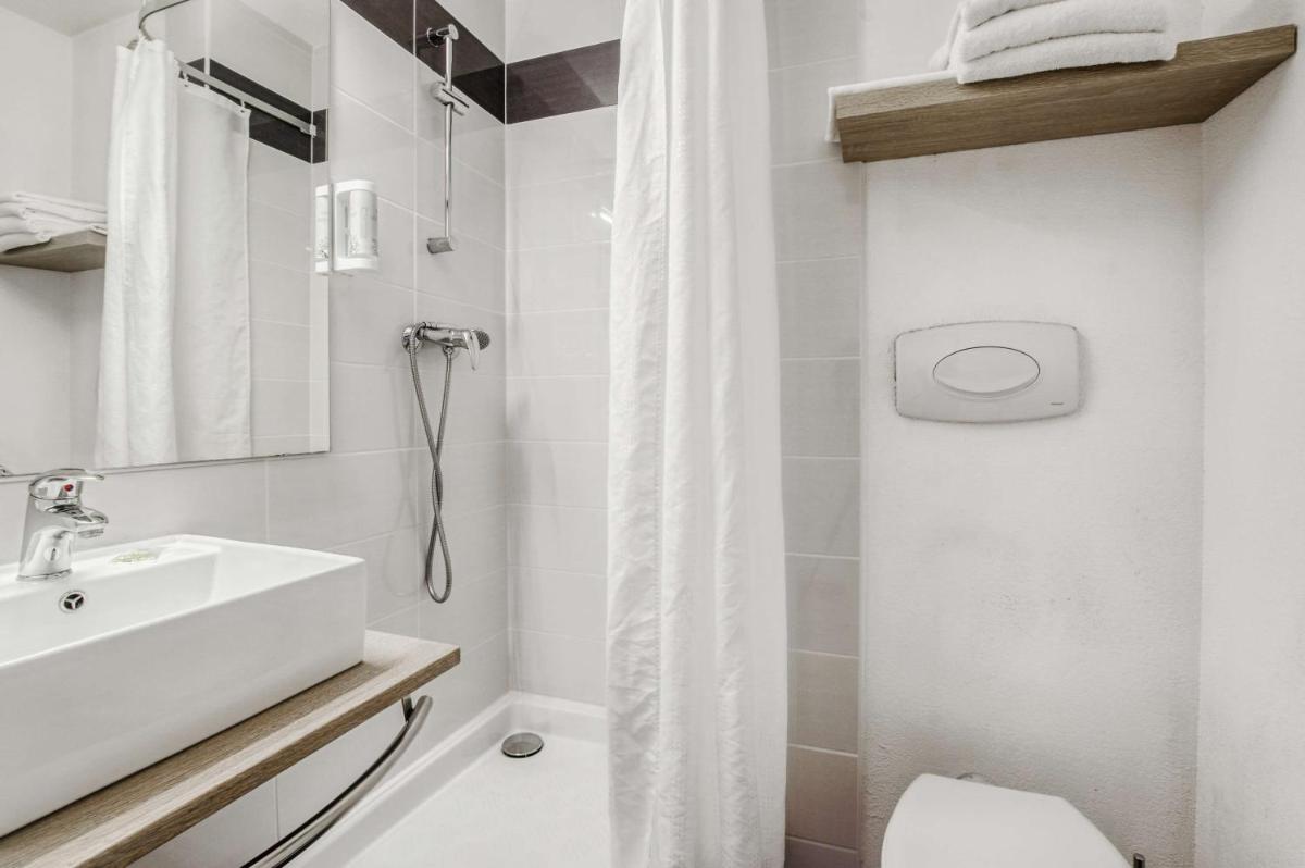 Brit Hotel Clermont-lʼHérault - Housity
