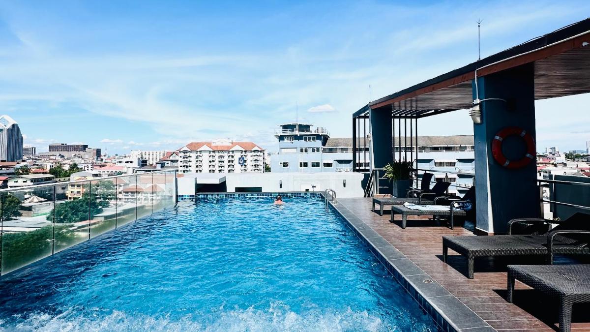 The Base Inn Pattaya - Hizvo