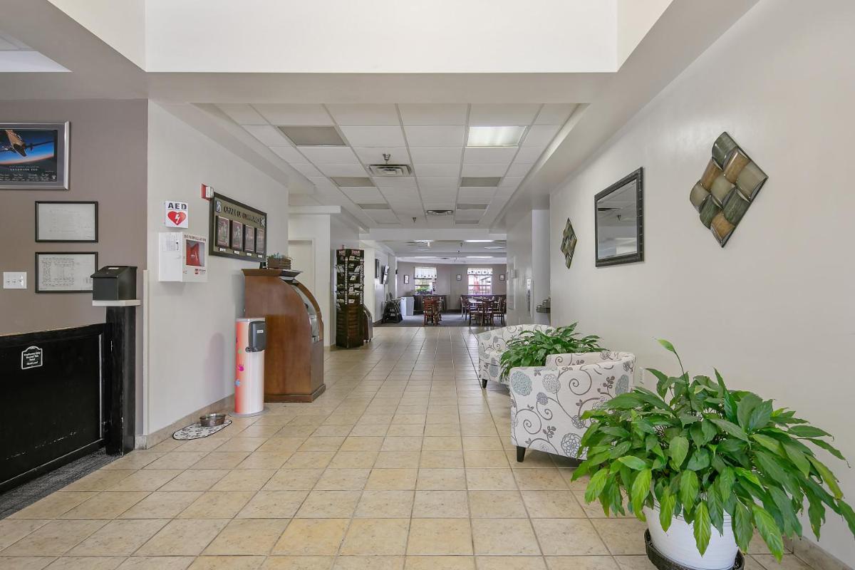 The Landmark Inn - Housity
