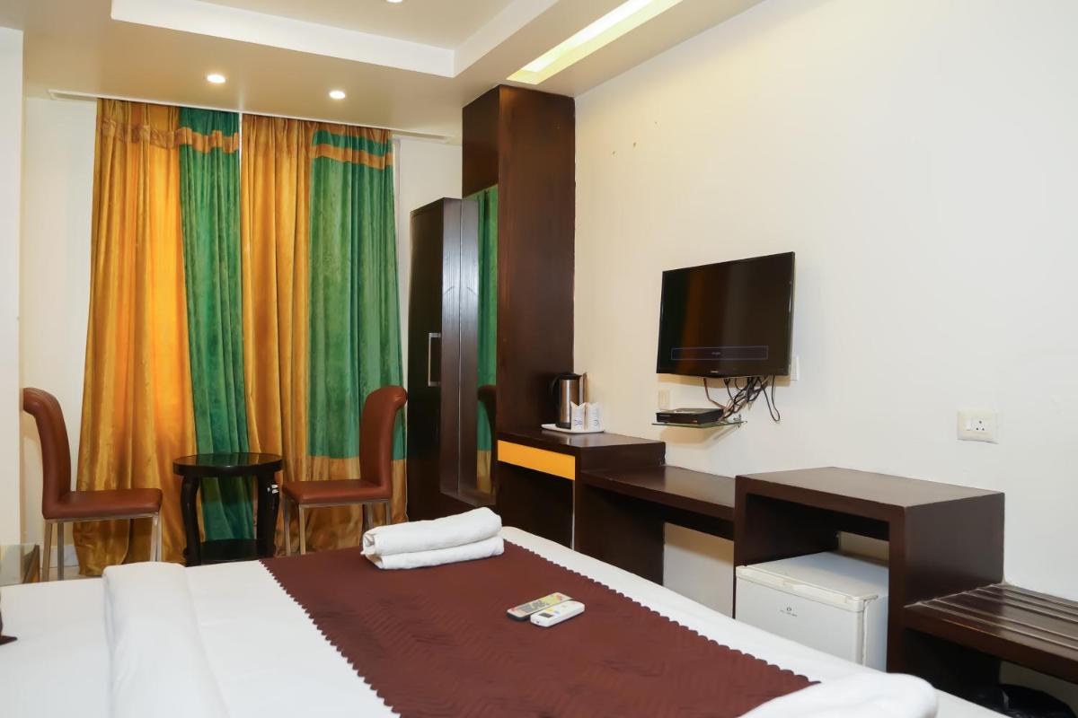 Suitetrails - Hotel Le Benz - New Delhi Train Station