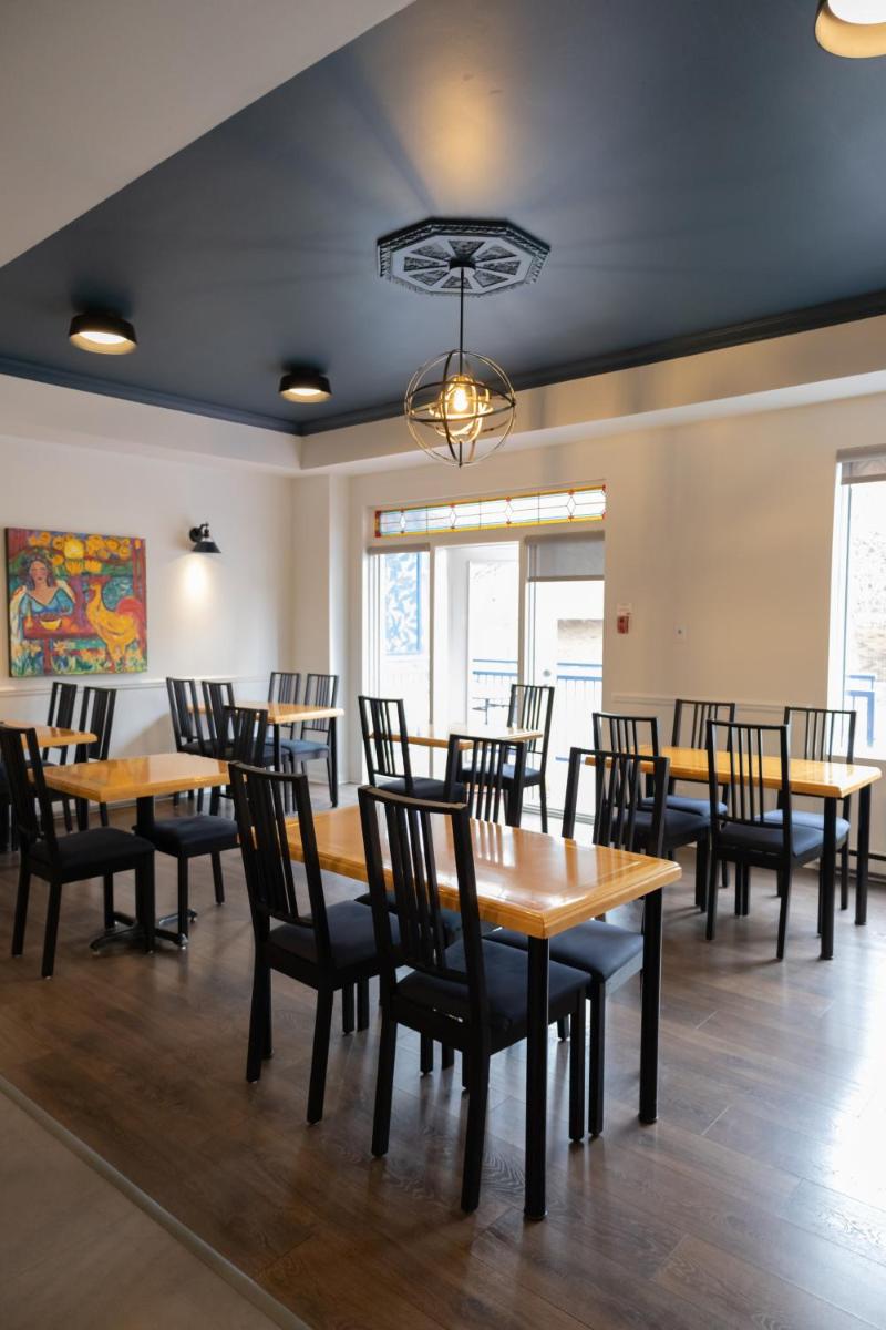 ByWard Blue Inn - Hizvo