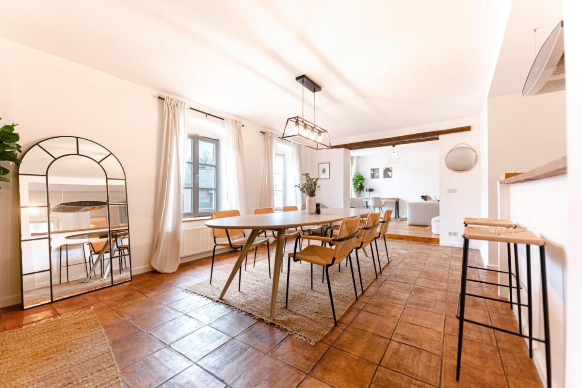 Stockholm Design Apt in Historic District - Hizvo