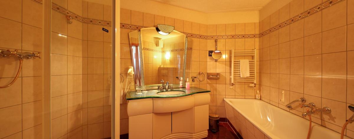 AXXON Hotel - Housity