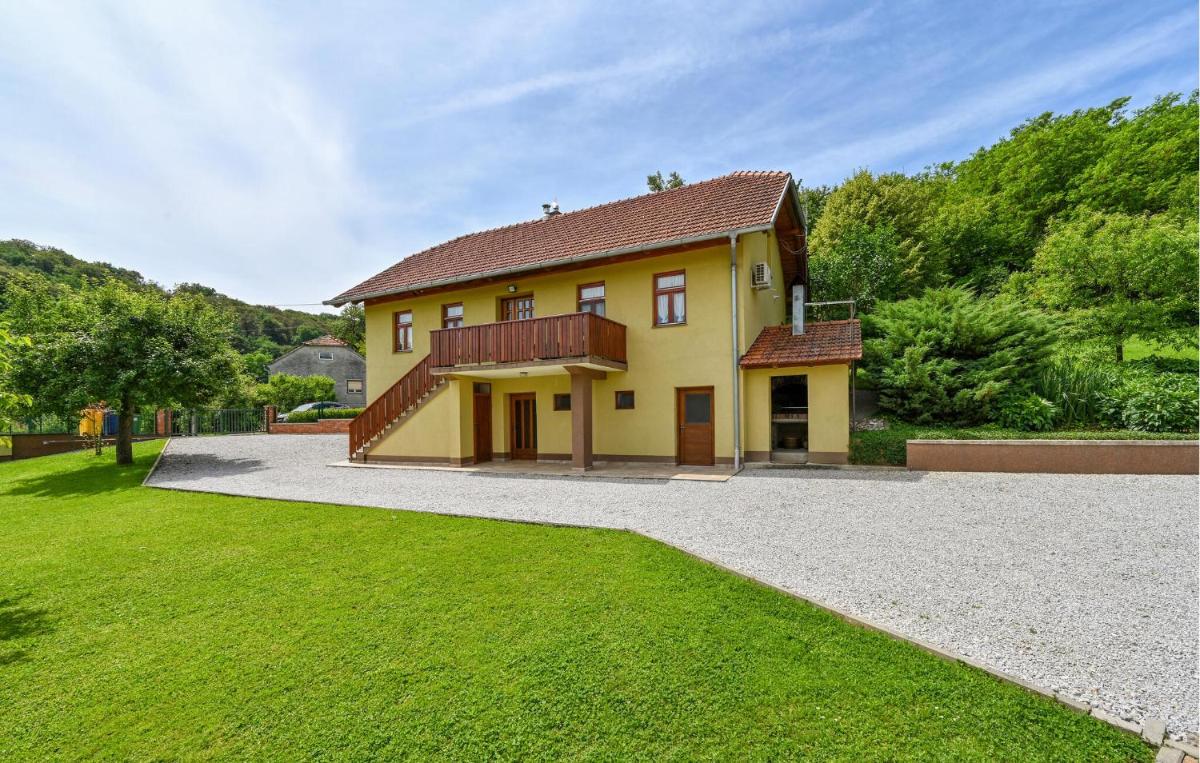 Awesome Home In Donja Pacetina - Housity