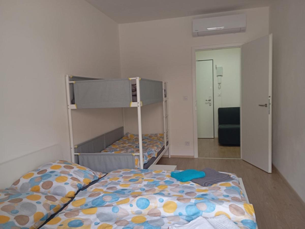 Nový apartmán s terasou, soukromé parkování - Hizvo