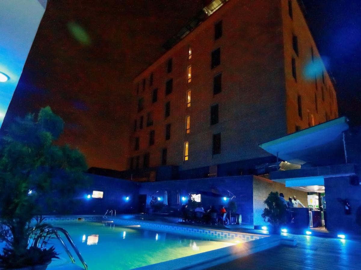 Golden Tulip Essential Lagos Airport Hotel - Housity