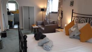 Eden House Retreat - Housity