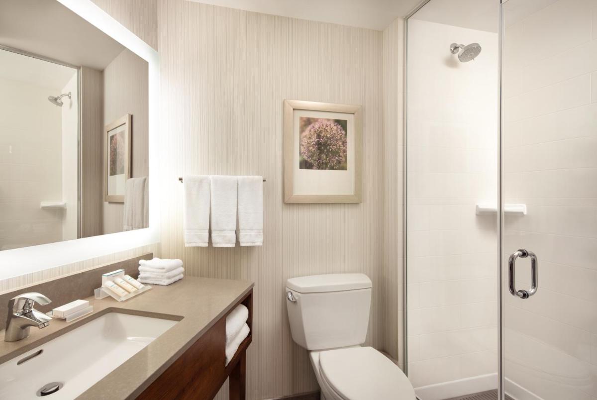 Hilton Garden Inn Long Island City - Housity
