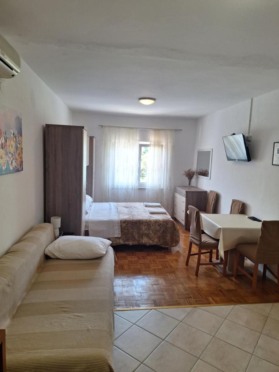 Diana Rooms and Apartments - Housity