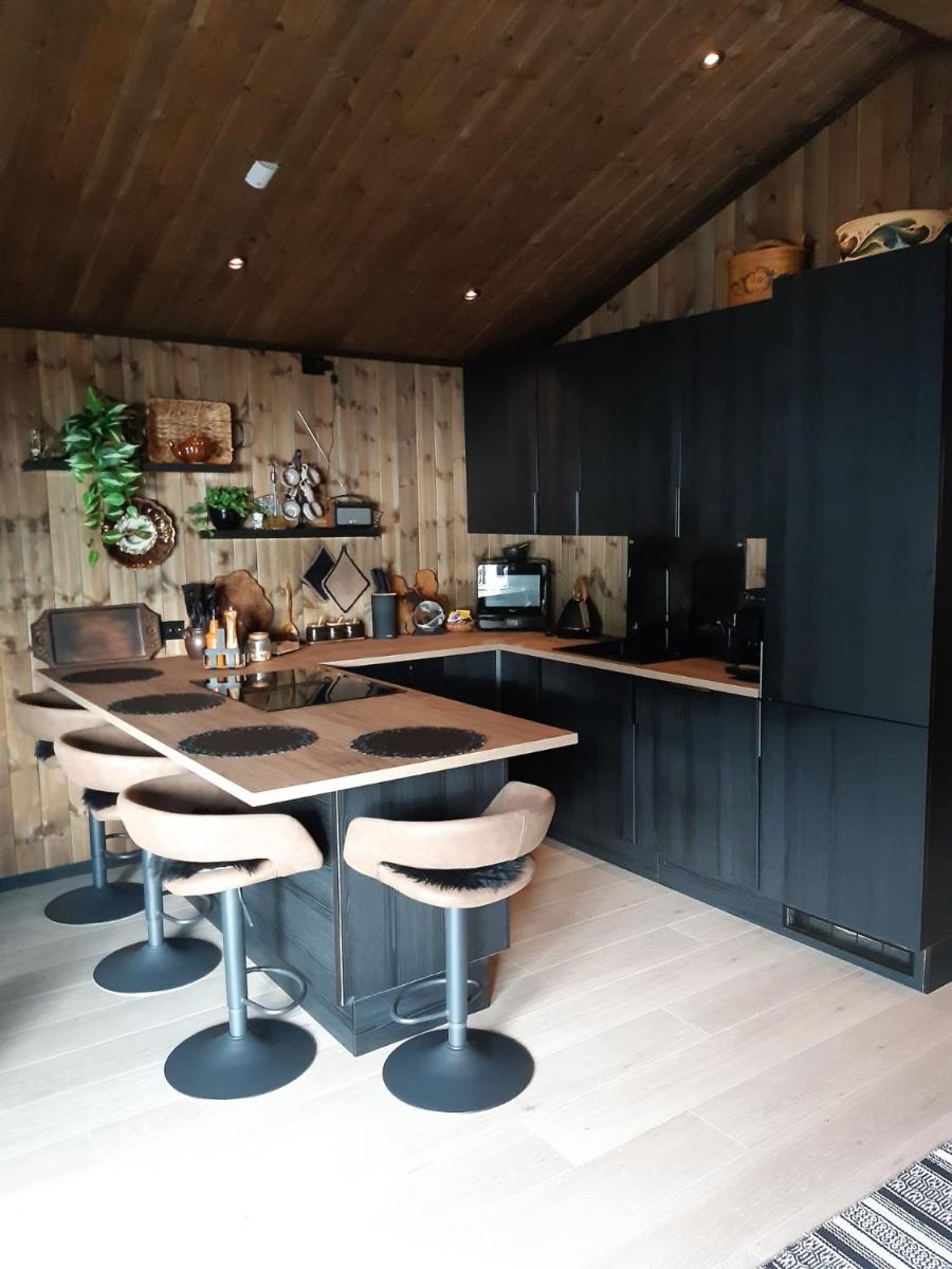 Arctic Sea lodge - cabin with panoramic view in Balsfjord - Housity
