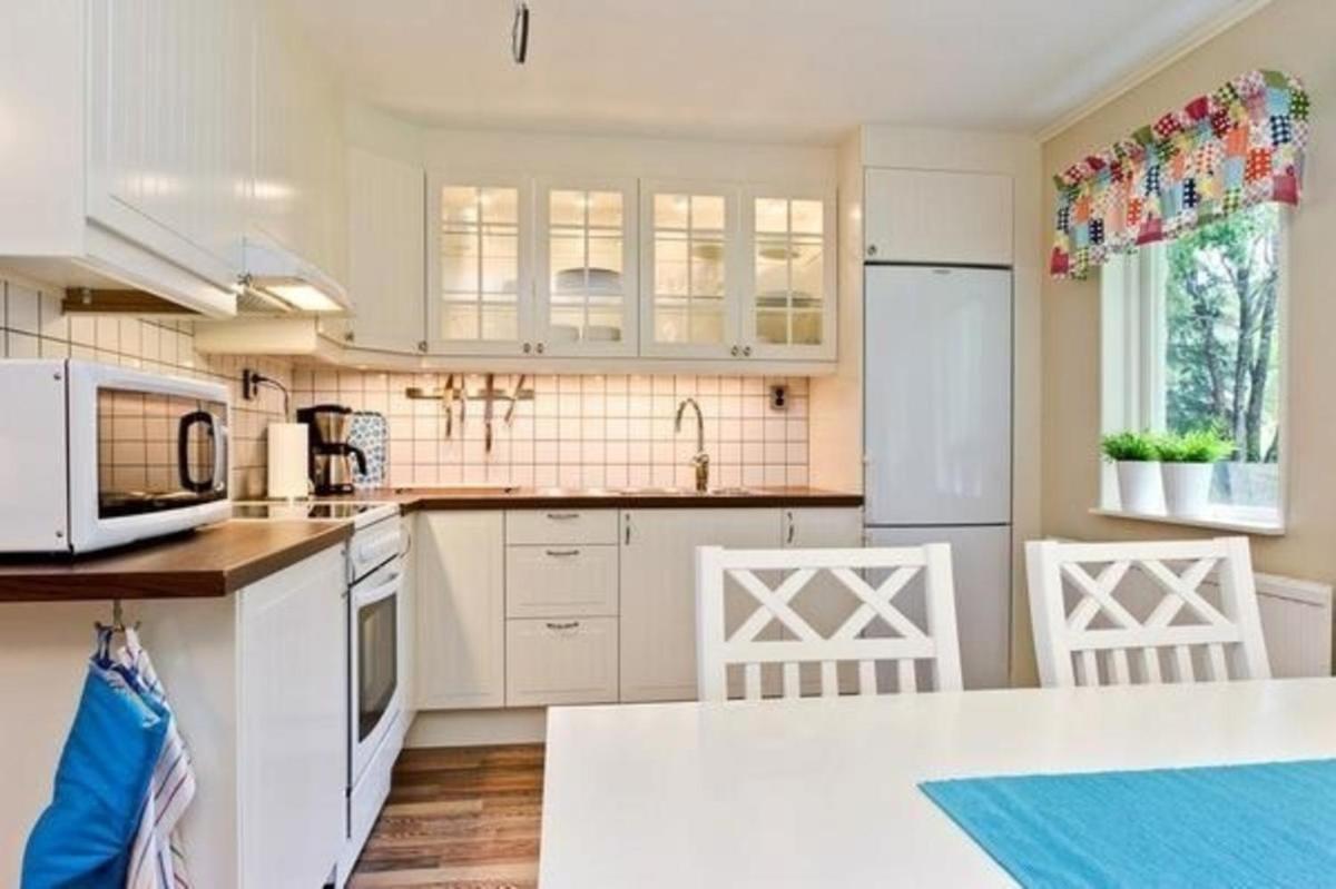 Nettes Ferienhaus in Norrköping mit Sonniger Terrasse - Housity