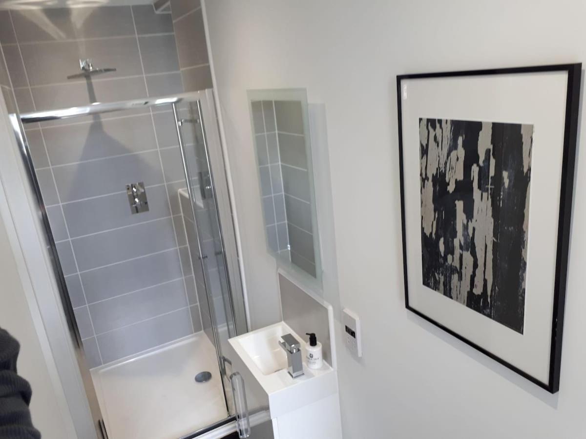 Hoe & Central Stylish Apartment, Free Parking - Housity