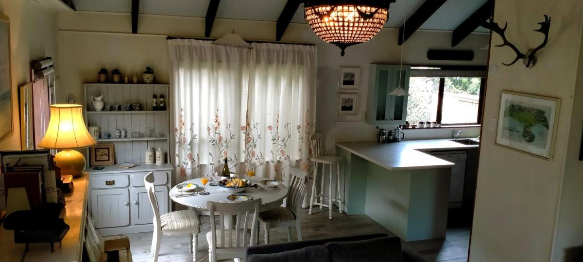 La Vie En Rose Cottage - Housity
