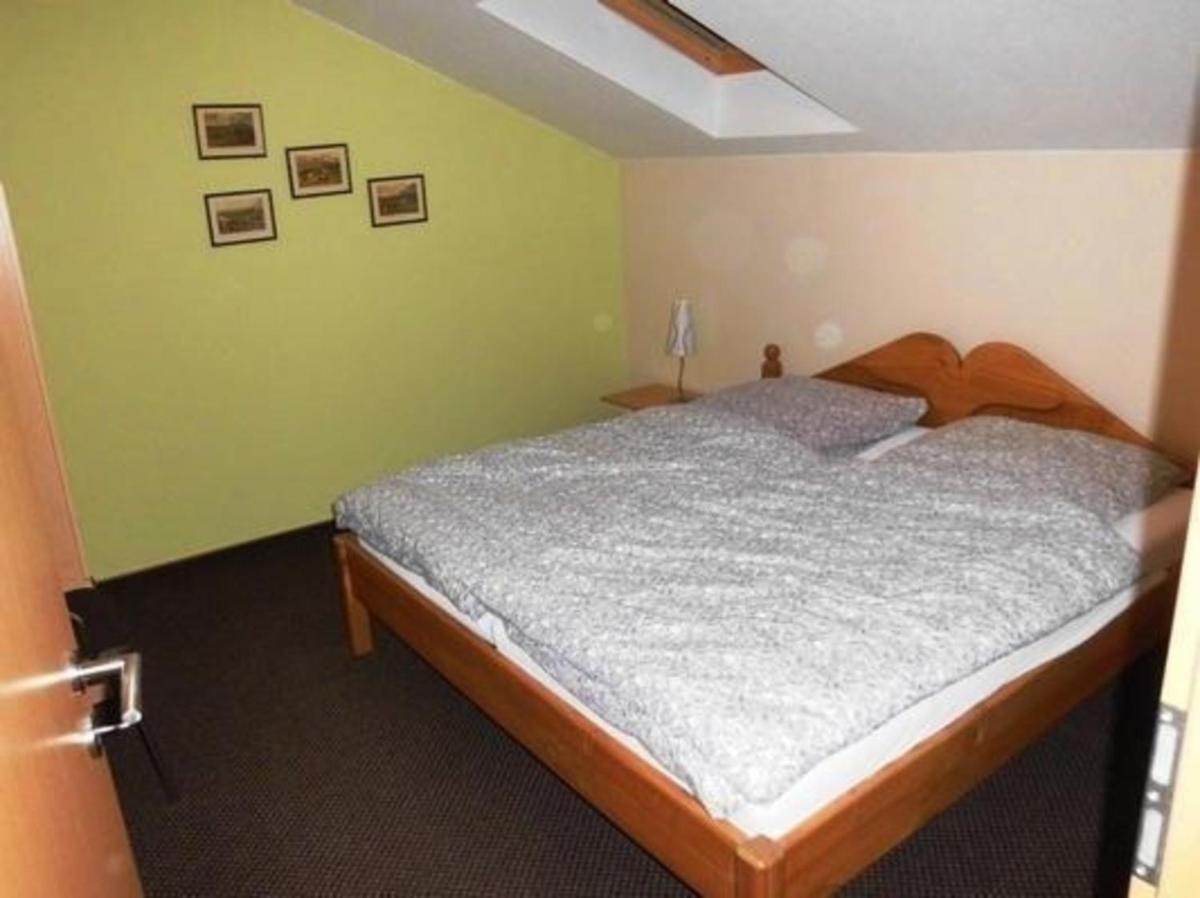 Gemütliche Ferienwohnung in Kuchelmiß mit Großem Garten - Housity