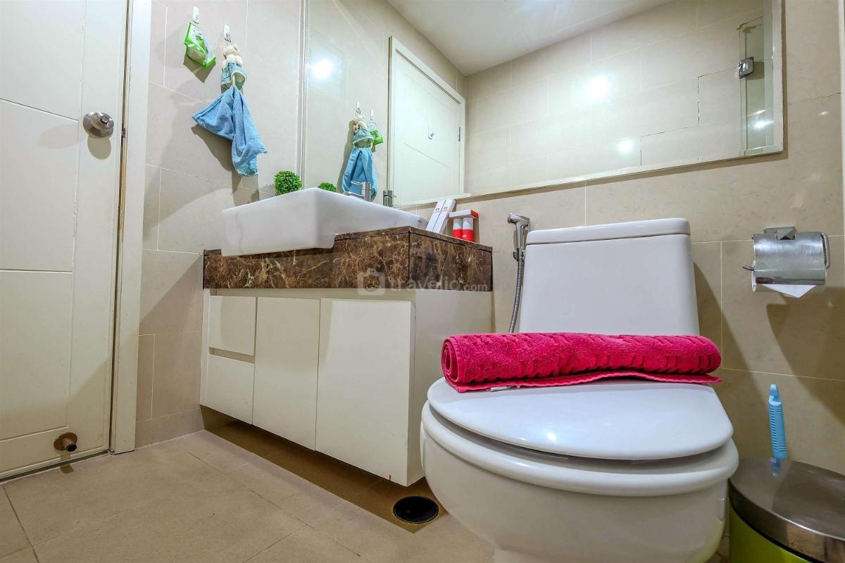 1BR Apartment at Casa Grande Residence near Kota Kasablanka By Travelio - Housity
