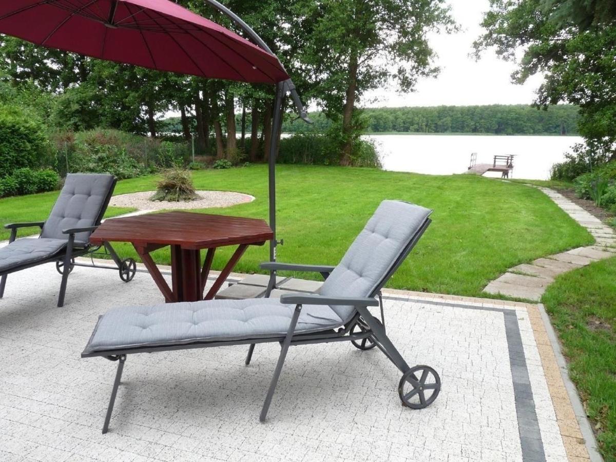 Ferienhaus mit eigenem Strand - Housity
