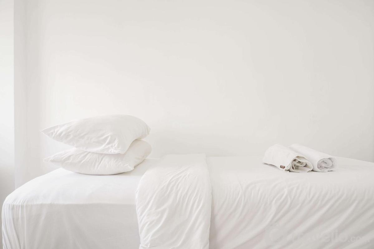 Stunning Studio Apartment at Belmont Residence Puri By Travelio - Housity