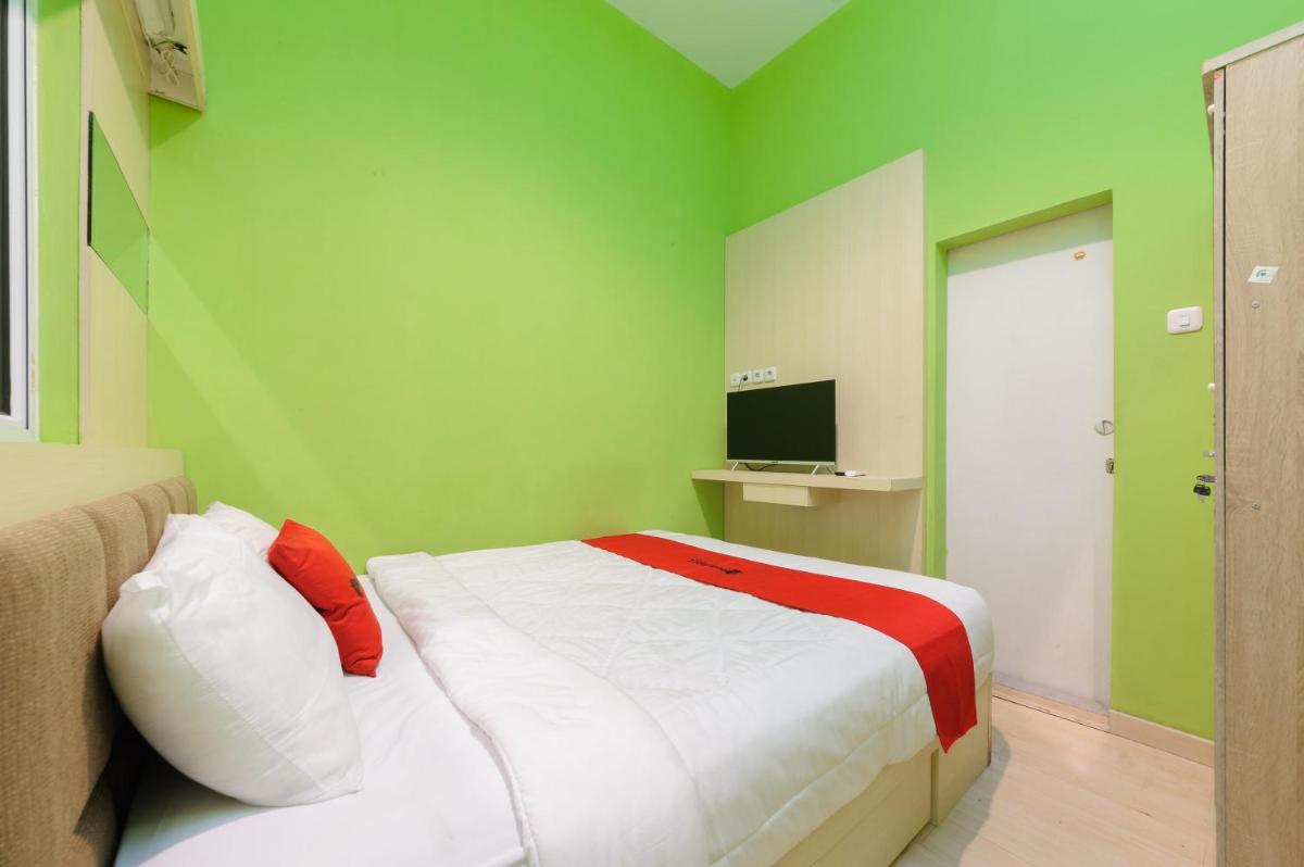RedDoorz near Stasiun Palmerah - Housity