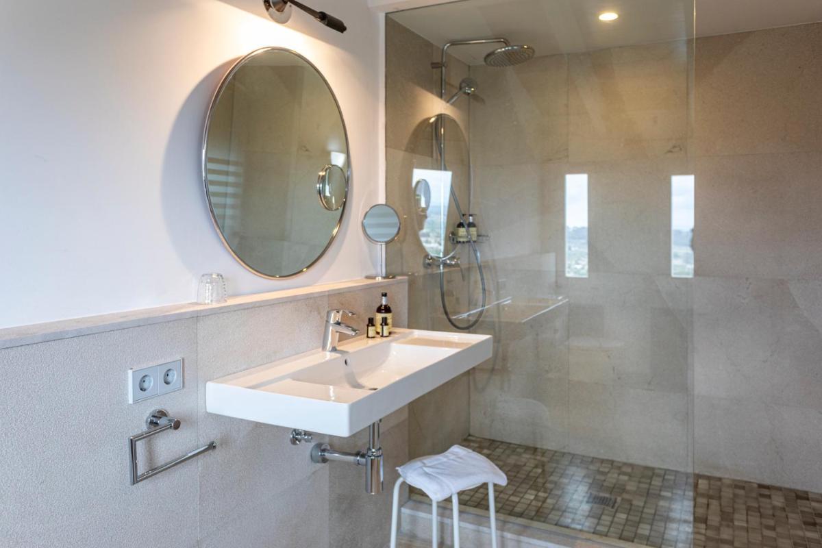Un baño de Can Cota Boutique - Turismo de interior