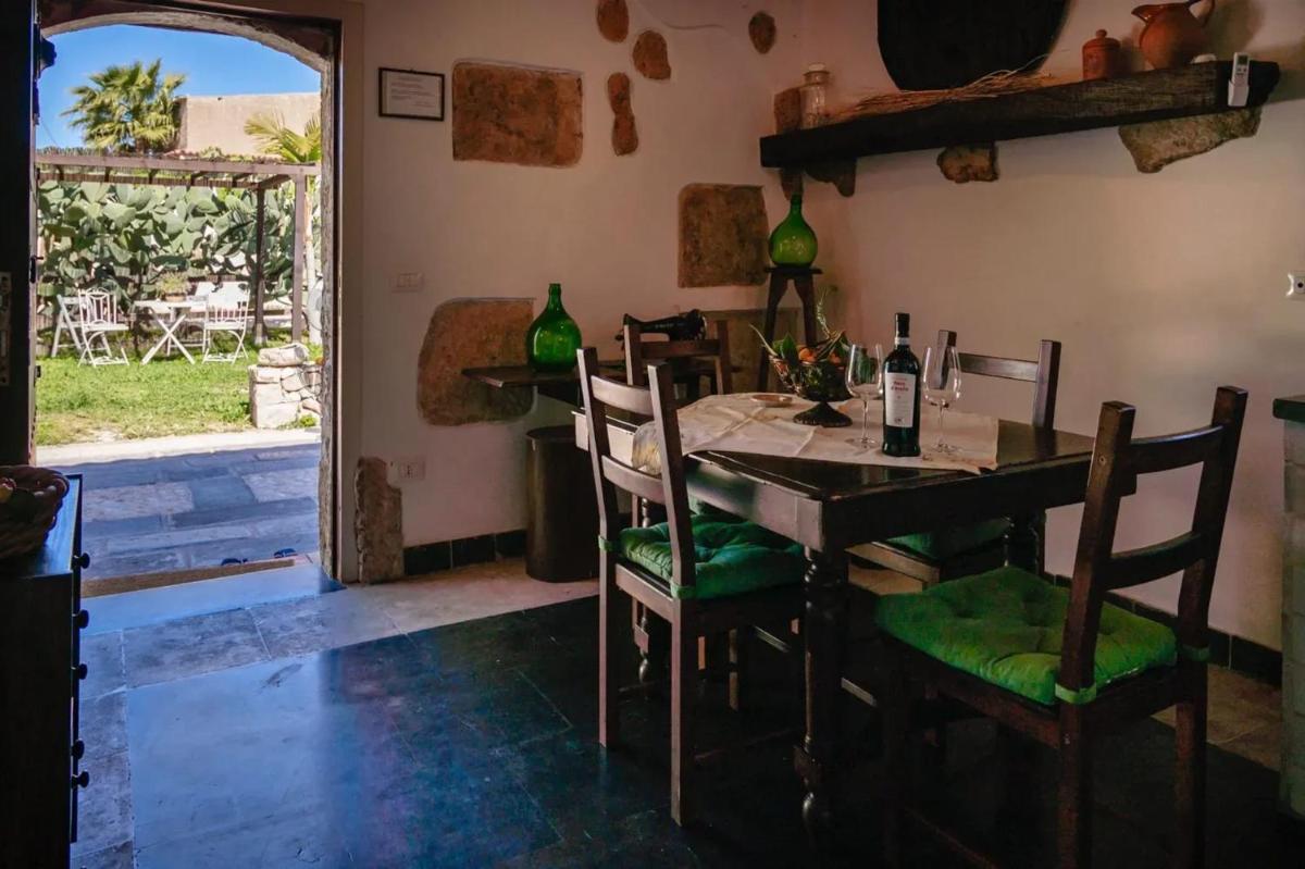 House with pool and jacuzzi in Avola - Housity