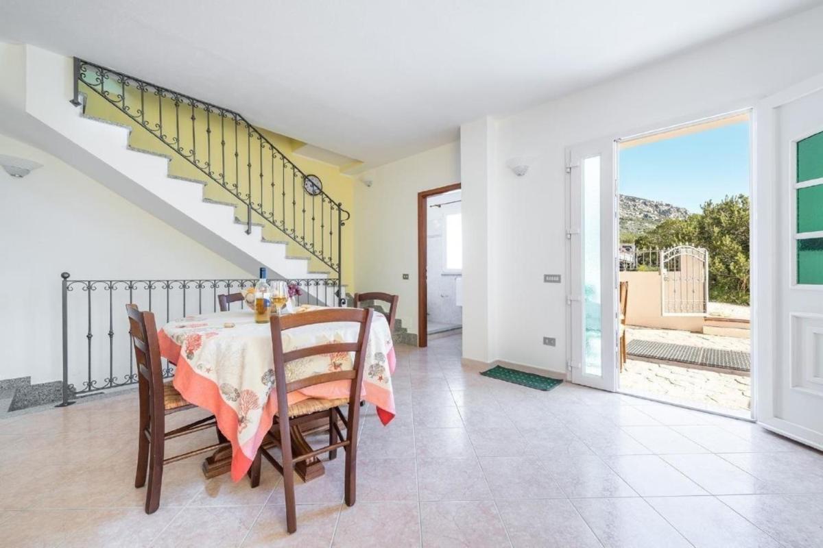 Wohnung in Cala Gonone mit Terrasse und Garten und Meerblick - Housity