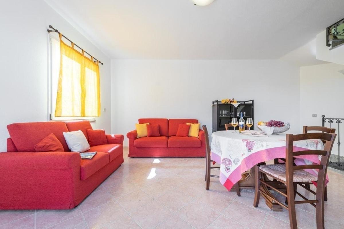 Wohnung in Cala Gonone mit Terrasse und Garten und Meerblick - Housity
