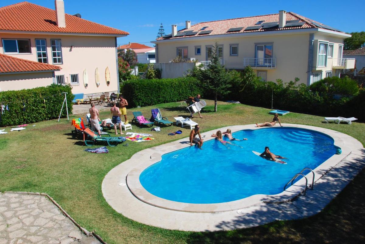 Carcavelos Surf Hostel & Surf Camp - Housity