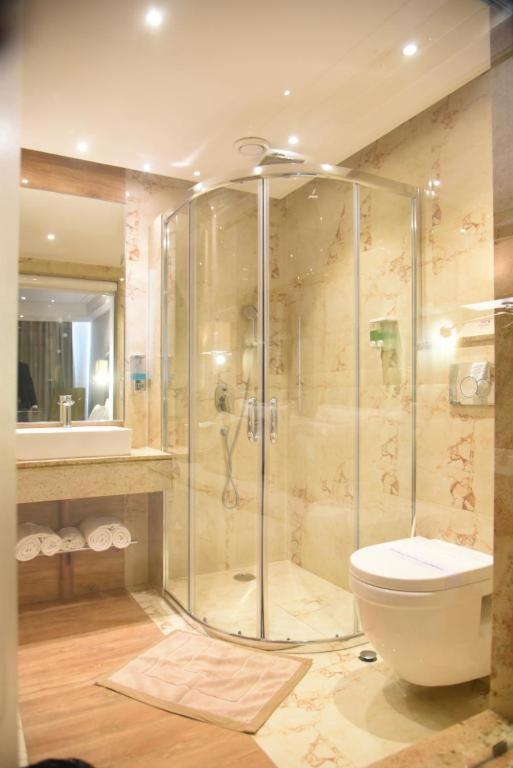 Hotel Accord Premier - Housity