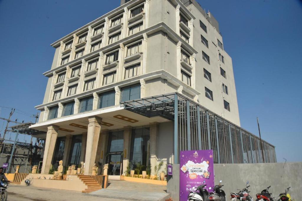 Hotel Accord Premier - Housity