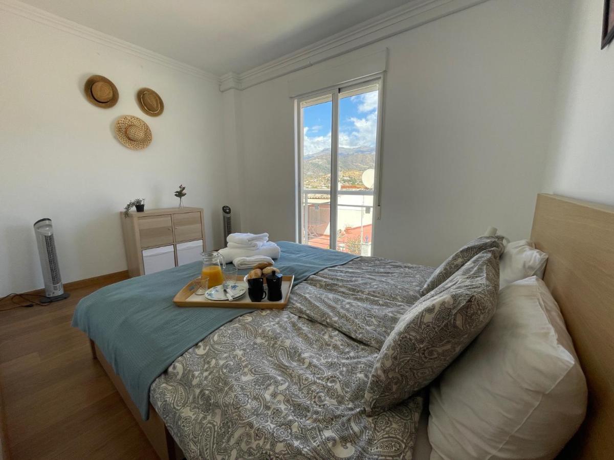 Sunny 3 bed apartment only 7 minute walk from beac - Hizvo