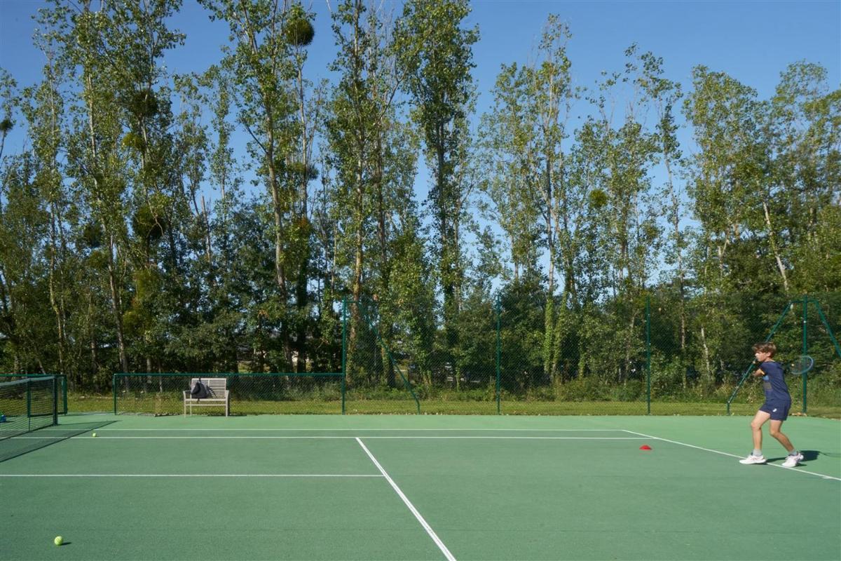 Tennis ou squash au sein de l'hôtel ou à proximité