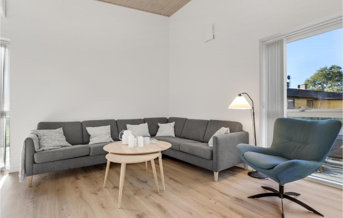 Lovely Home In Nexø With Wifi - Housity