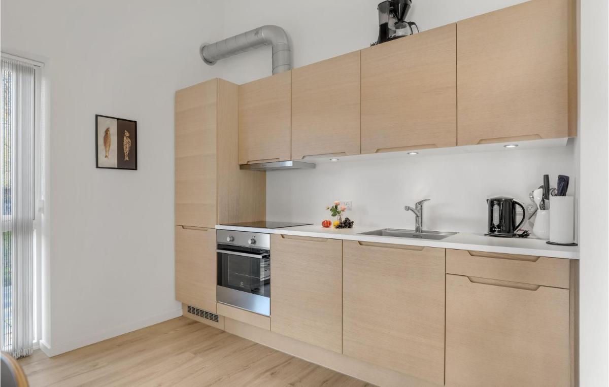Lovely Home In Nexø With Wifi - Housity