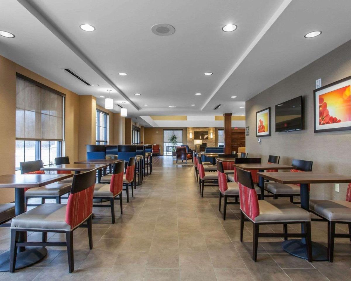 Comfort Suites-Youngstown North - Housity