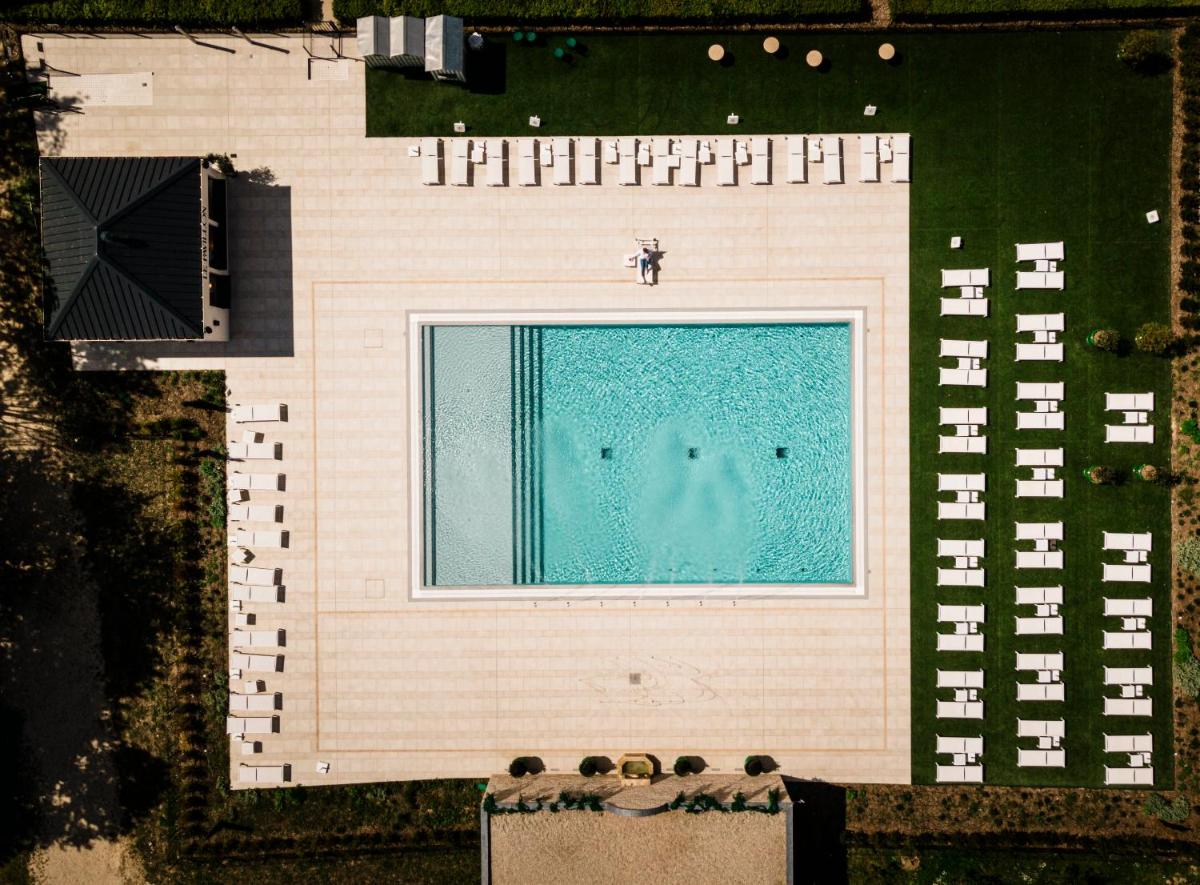 Piscine de l'établissement Dream Castle Hotel Marne La Vallee ou située à proximité
