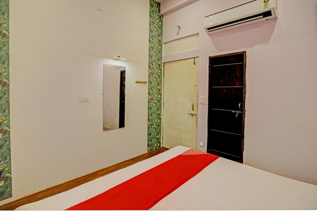 OYO Flagship Shri Ganga Kashi Dham - Housity
