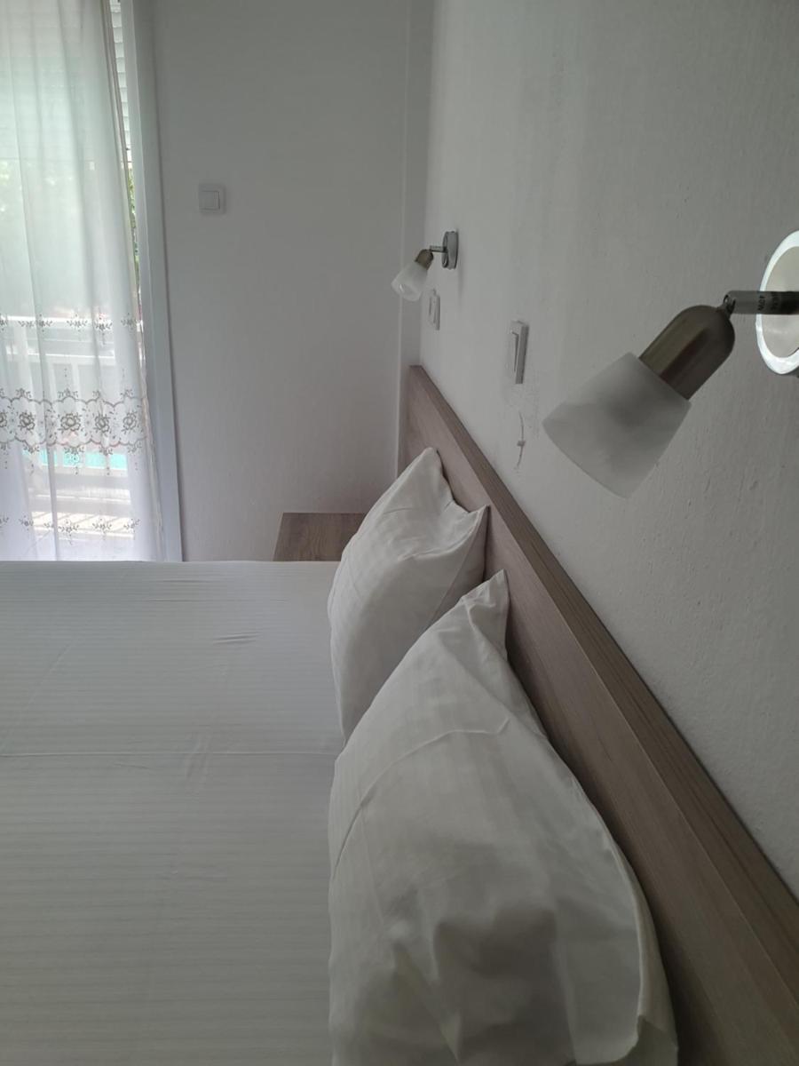 Toula's Apartments - Housity