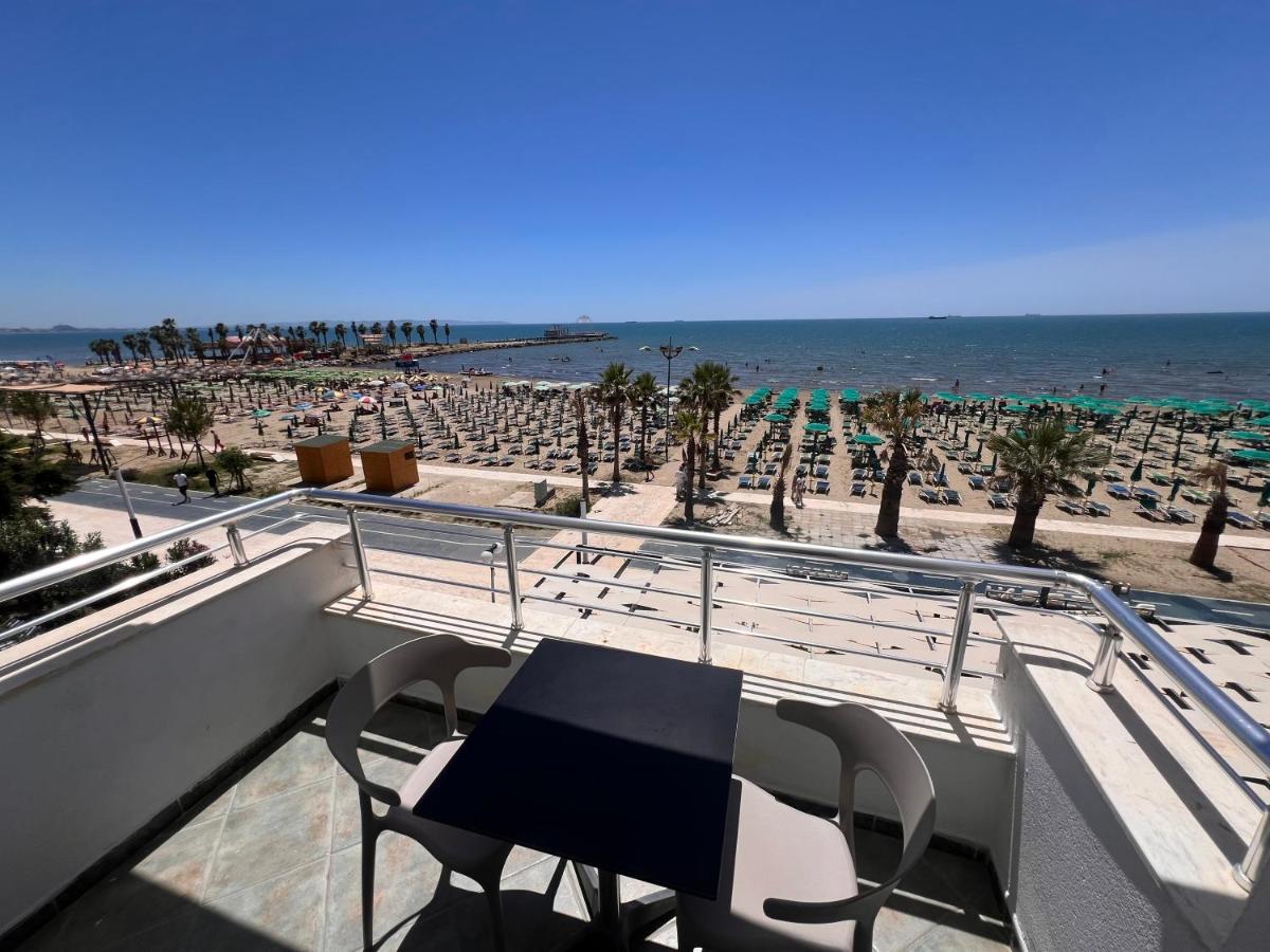 Suitetrails - Wave Beachfront Apartments