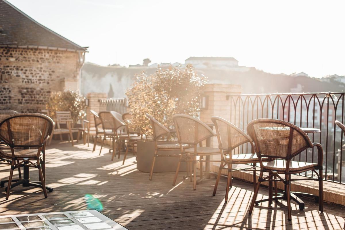 Balcon ou terrasse dans l'établissement LA TOUR AUX CRABES près de la plage