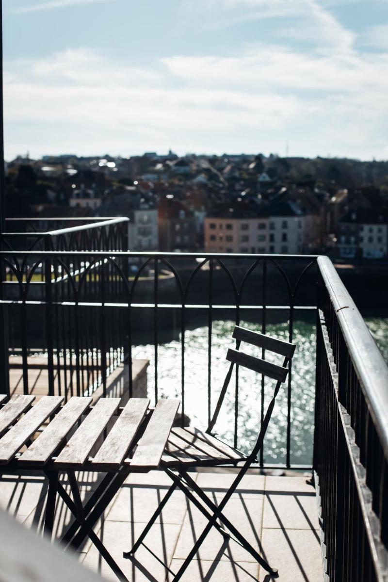 Balcon ou terrasse dans l'établissement LA TOUR AUX CRABES près de la plage