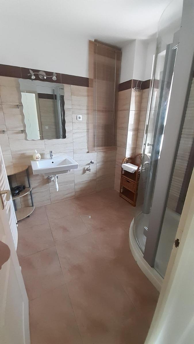 Mary Apartmanház Hévíz - Housity